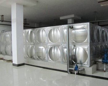 不锈钢保温水箱模板压机的特性!