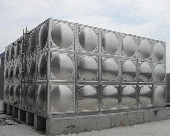 济南不锈钢水箱厂家糊玻璃钢水箱与C玻璃钢水箱